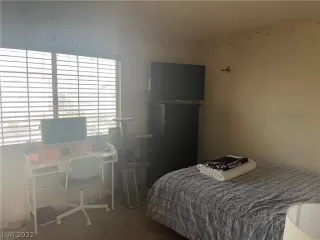 Photo #4: 2409954 Listing