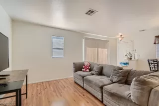 Photo #1: 2409961 Listing