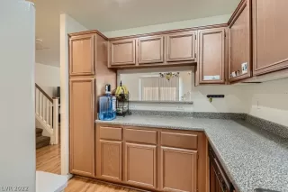 Photo #4: 2409961 Listing