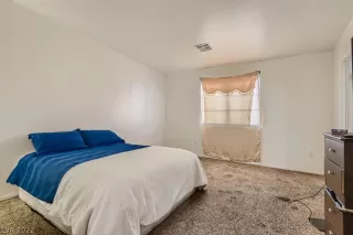 Photo #5: 2409961 Listing