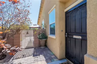 Photo #3: 2410002 Listing