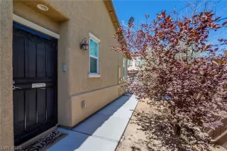 Photo #4: 2410002 Listing