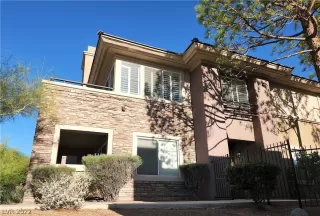 Photo #2: 2410019 Listing 