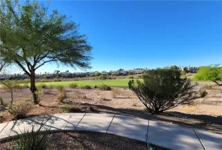 Photo #6: 2410019 Listing 