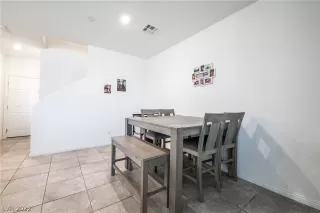 Photo #3: 2410020 Listing