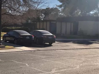 Photo #5: 2410044 Listing