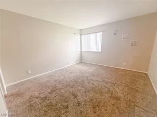 Photo #5: 2410067 Listing 