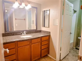 Photo #6: 2410067 Listing 