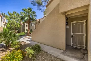 Photo #2: 2410082 Listing