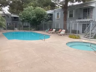 Photo #4: 2410090 Listing 