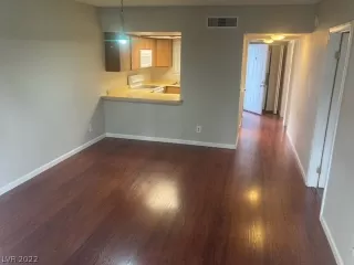 Photo #6: 2410090 Listing 