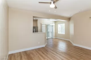 Photo #3: 2410099 Listing 