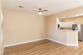 Photo #4: 2410099 Listing 