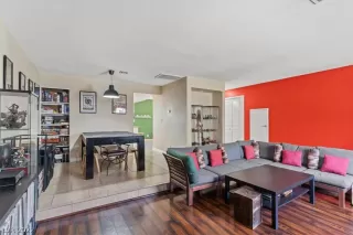 Photo #5: 2410157 Listing