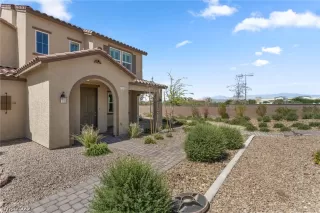 Photo #1: 2410169 Listing