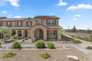 Photo #2: 2410169 Listing