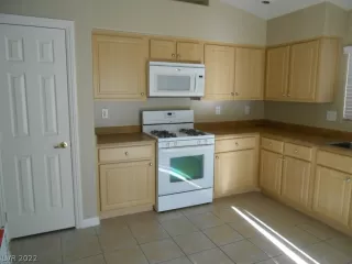 Photo #3: 2410170 Listing 