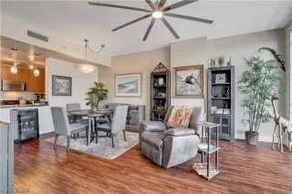 Photo #2: 2410196 Listing