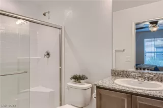 Photo #4: 2410235 Listing