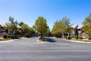 Photo #1: 2410254 Listing