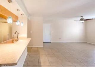 Photo #2: 2410254 Listing