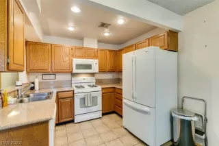 Photo #2: 2410266 Listing