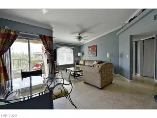 Photo #2: 2410299 Listing 