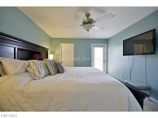 Photo #5: 2410299 Listing 