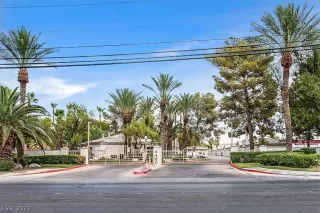 Photo #1: 2410345 Listing