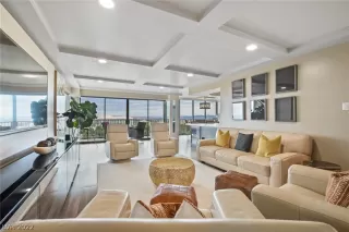 Photo #2: 2410360 Listing 