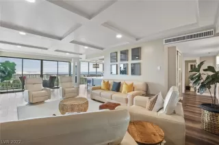 Photo #4: 2410360 Listing 