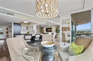 Photo #6: 2410360 Listing 