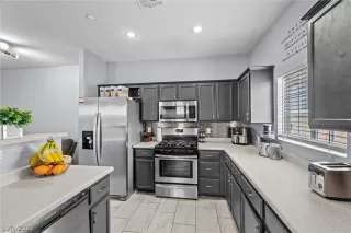 Photo #1: 2410363 Listing 