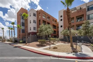 Photo #1: 2410379 Listing