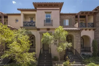 Photo #3: 2410393 Listing