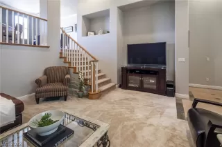 Photo #6: 2410393 Listing