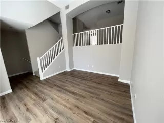 Photo #1: 2410405 Listing 