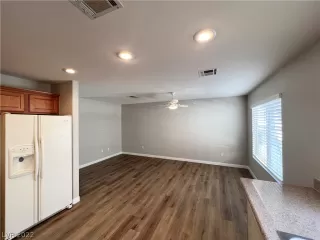 Photo #3: 2410405 Listing 