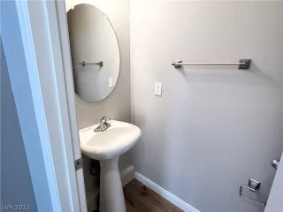 Photo #6: 2410405 Listing 