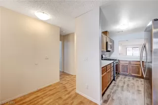 Photo #6: 2410418 Listing