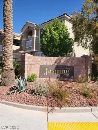 Photo #1: 2410435 Listing 