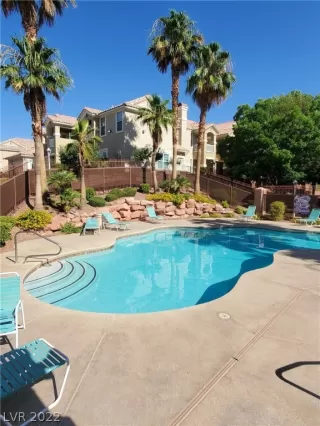 Photo #5: 2410435 Listing 