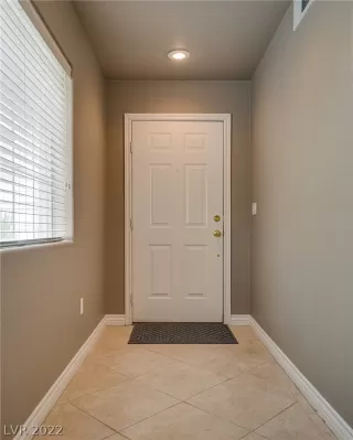 Photo #5: 2410443 Listing 
