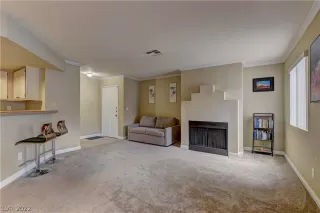 Photo #5: 2410547 Listing 