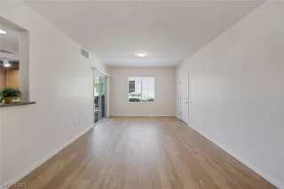 Photo #6: 2410550 Listing 