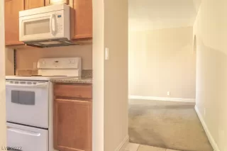 Photo #2: 2410564 Listing 