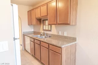 Photo #5: 2410564 Listing 