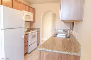 Photo #6: 2410564 Listing 