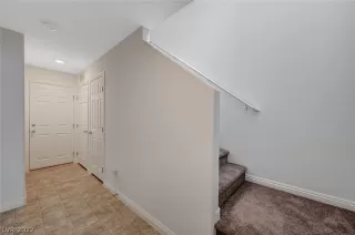 Photo #5: 2410592 Listing 