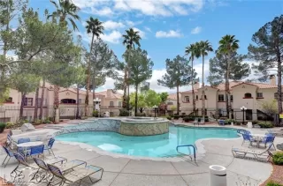 Photo #3: 2410595 Listing